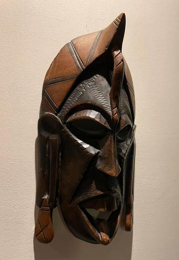 Afrikaans houten masker houtsnijwerk vintage beschikbaar voor biedingen