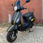 Sportieve agm VX50i scooter 2022 met lage km'ers 1e eigenaar, Zo goed als nieuw, Benzine, Ophalen, Overige merken