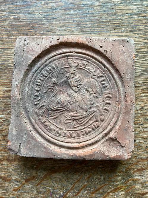 Nederrijnse kacheltegel tegel 14.e - 17.e eeuw Ruiterzegel, Antiek en Kunst, Antiek | Keramiek en Aardewerk, Ophalen of Verzenden
