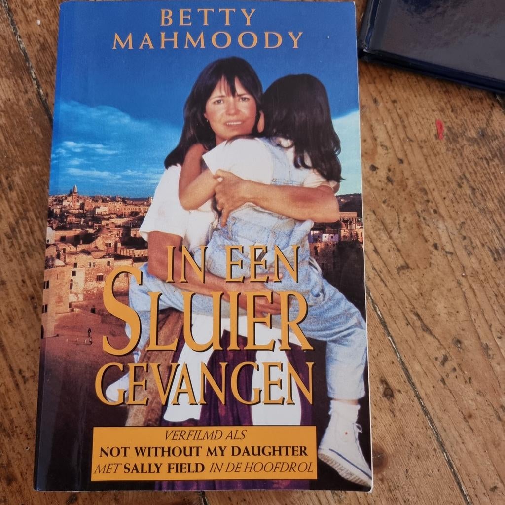 Beth Mahmoody- In een sluier gevangen, Boeken, Ophalen of Verzenden, Europa