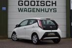 Toyota Aygo 1.0 VVT-i x-nav | Camera | Navigati € 7.890,00, Voorwielaandrijving, Gebruikt, 4 stoelen, Wit