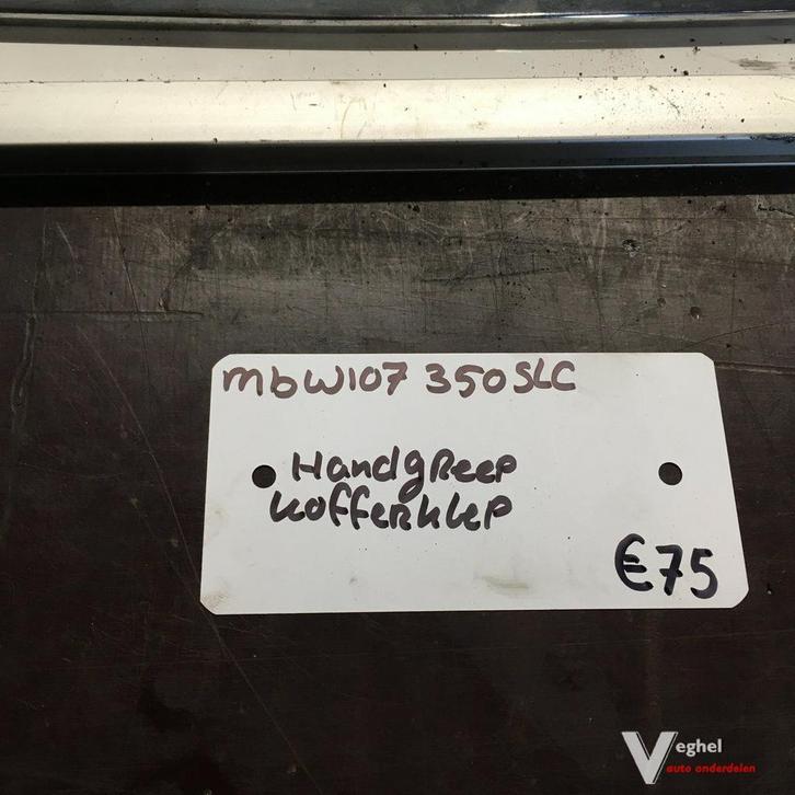 Mercedes W107 350 SLC  Kofferbaklijst /  Greep, Auto-onderdelen, Carrosserie en Plaatwerk, Gebruikt, Ophalen of Verzenden
