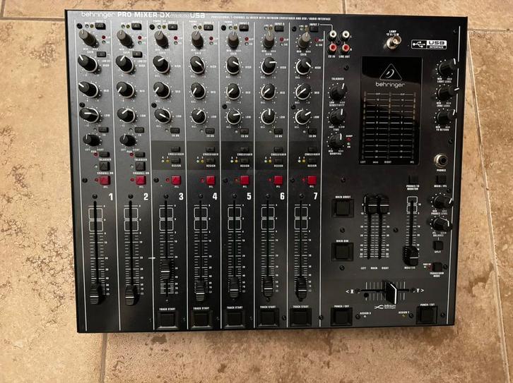 DJ uitrusting set: mengpaneel, spelers, mic en koptelefoon, Muziek en Instrumenten, Mengpanelen, Zo goed als nieuw, 5 tot 10 kanalen