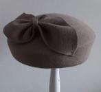 Mooie damesdop in warm beige/ zand, Kleding | Dames, Hoeden en Petten, Ophalen of Verzenden, Nieuw, One size fits all