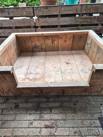 Gratis Steigerhouten hondenmand beschikbaar voor biedingen