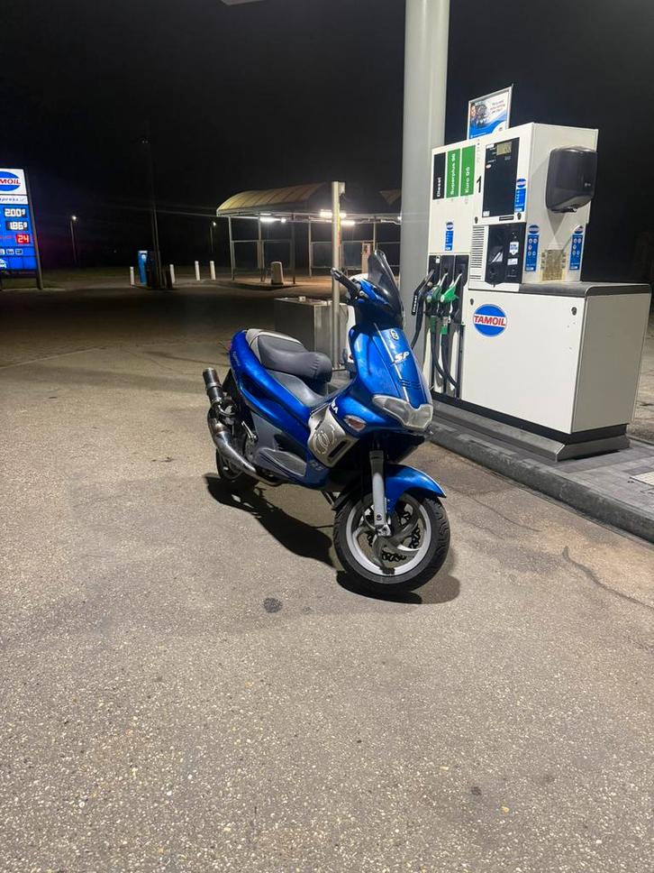 Gilera runner a1 (35pk), Fietsen en Brommers, Scooters | Piaggio, Zo goed als nieuw, Overige modellen, Ophalen