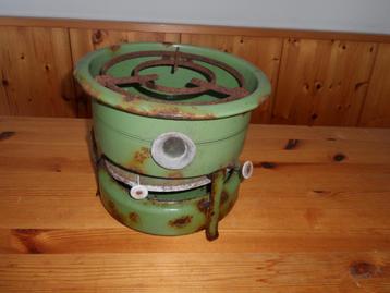 Petroleumstel - Emaille groen beschikbaar voor biedingen