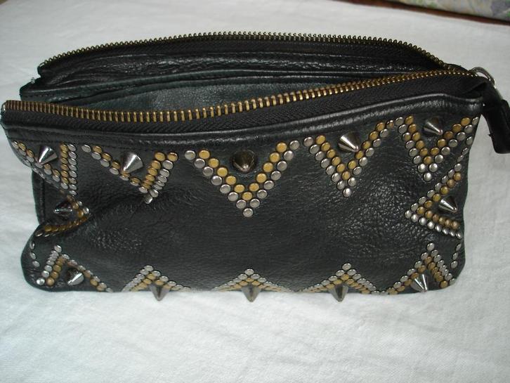 Zadig & Voltaire zwart leren pochette etoile clous  studs, Sieraden, Tassen en Uiterlijk, Tassen | Damestassen, Gebruikt, Avondtasje