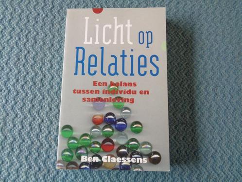 Licht op relaties - Balans tussen individu en samenleving, Boeken, Psychologie, Nieuw, Ophalen of Verzenden