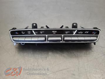 Kachel Bedieningspaneel van een Mercedes V-Klasse beschikbaar voor biedingen