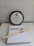 Drum practice pad met drum stokken, Muziek en Instrumenten, Drumstellen en Slagwerk, Ophalen, Zo goed als nieuw, Overige merken