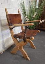 Stoel - Bram Sprij Brutalist stijl, Huis en Inrichting, Stoelen, Ophalen, Gebruikt, Bruin, Eén