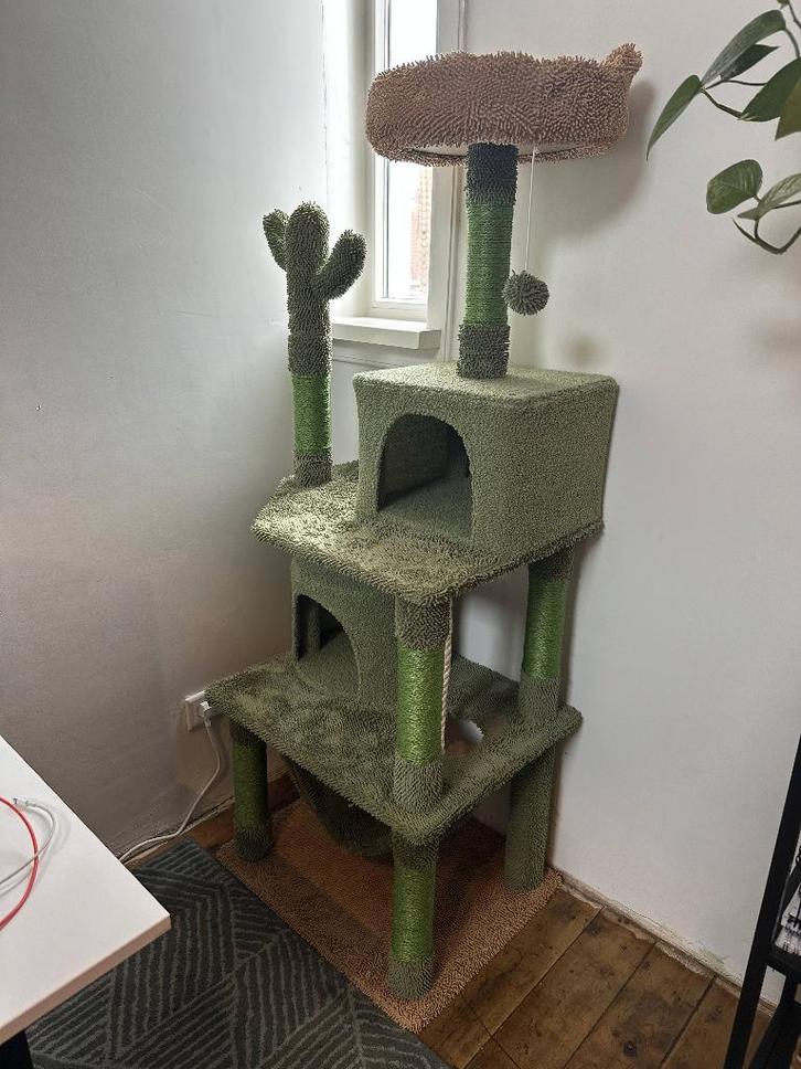 Green Cat Scratching & Climbing Post with Lookout & Hammock, Dieren en Toebehoren, Krabmeubelen, Zo goed als nieuw, Krabpaal, Ophalen of Verzenden