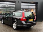 Volvo V70 2.0D Momentum Leer Trekhaak 173.000 km, Voorwielaandrijving, Gebruikt, Zwart, 4 cilinders