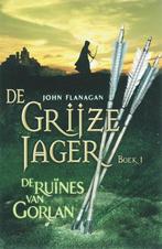 John Flanagan - De grijze jager - enkele delen, Ophalen of Verzenden, Zo goed als nieuw