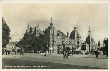 (377-409-025) Arnhem Velperplein met Musis Sacrum beschikbaar voor biedingen
