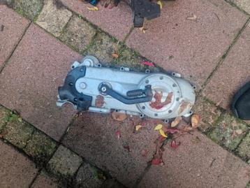 Vario en carterkap piaggio zip 5 euro samen op te halen  beschikbaar voor biedingen