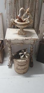 Brocante kastje, Ophalen