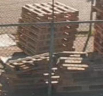 Gratis Kapotte pallets beschikbaar voor biedingen