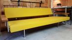 Meesters in het herstofferen en renoveren van design meubels, Crème, Verzenden, Tweepersoons, 190 cm of minder