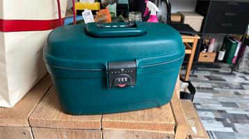 Vintage Roncato Beautycase Groen beschikbaar voor biedingen