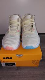 LeBron Witness VI maat 45 Easter incl doos (Nike), Ophalen of Verzenden, Zo goed als nieuw, Nike