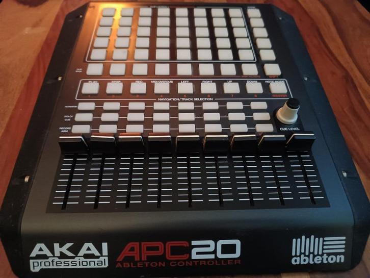 Akai APC-20, Muziek en Instrumenten, Midi-apparatuur, Zo goed als nieuw, Ophalen of Verzenden
