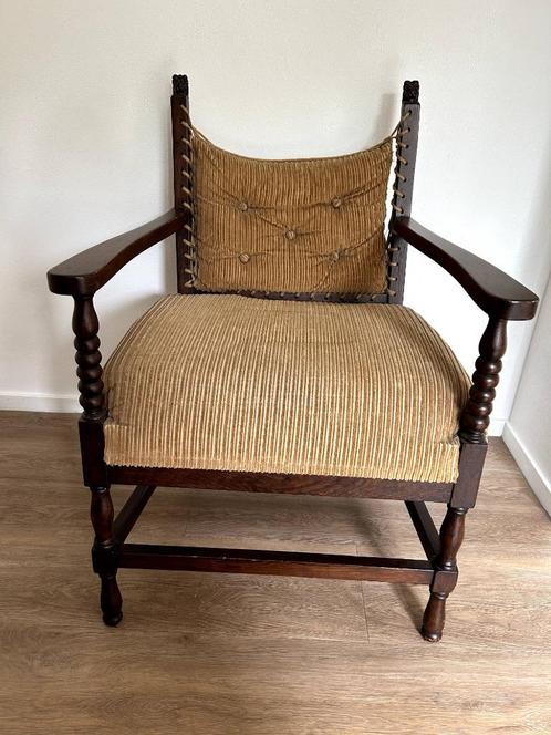 Fauteuil hout met leeuwenkopjes, Huis en Inrichting, Stoelen, Gebruikt, Eén, Hout, Stof, Bruin, Ophalen