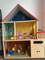 Groot poppenhuis met houten meubels, Ophalen, Zo goed als nieuw