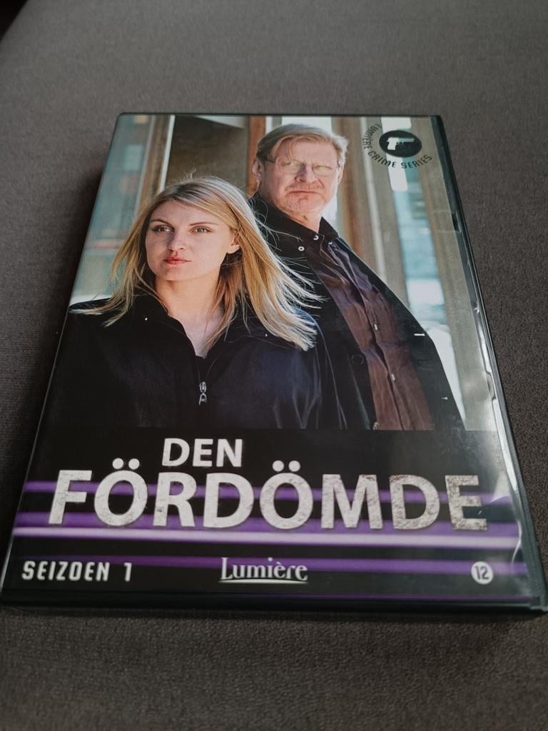 Den fordomde seizoen 1 - dvd, Cd's en Dvd's, Vanaf 12 jaar, Ophalen of Verzenden, Zo goed als nieuw, Drama