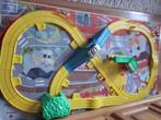 GEZOCHT auto voor playskool racebaan  Helaas werkt het auto, Overige merken, Zelf te bouwen, Ophalen of Verzenden, Racebaan