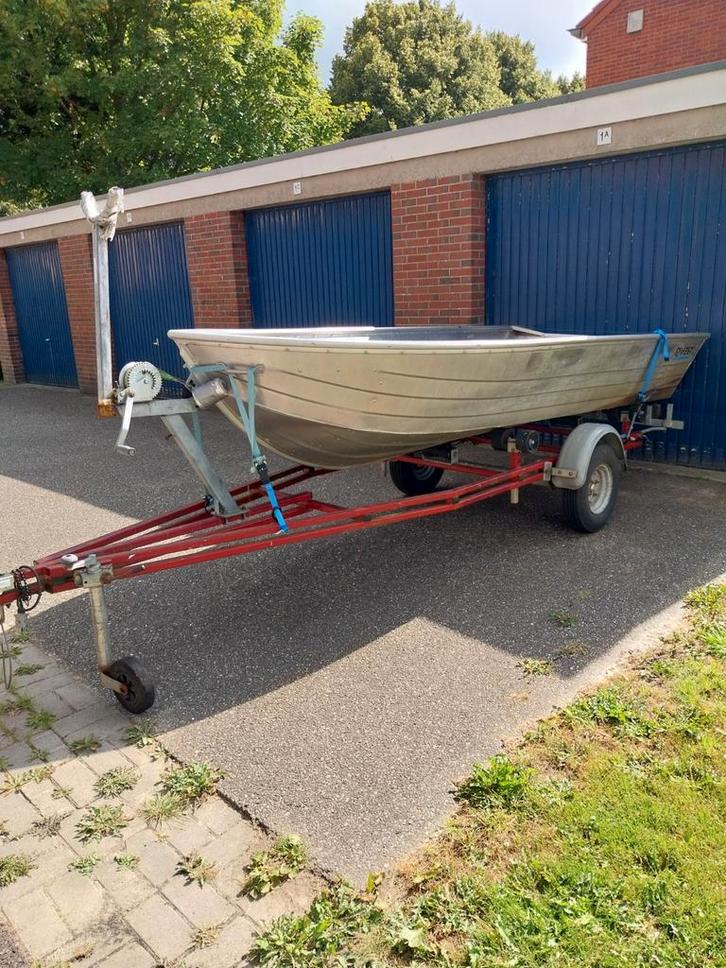 Aluminium qwest boot visboot met trailer Evt met motor, Watersport en Boten, Sloepen, Gebruikt, Tot 10 pk, 3 tot 6 meter, Buitenboordmotor