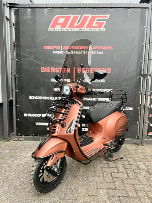 CUSTOM Vespa Sprint e4 4-takt brom ROSE GOLD gratis bezorgd!, Fietsen en Brommers, Brommers | Vespa, Zo goed als nieuw, Maximaal 45 km/u