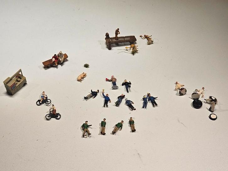 Poppetjes figuurtjes divers N spoor trein 1:, Hobby en Vrije tijd, Modeltreinen | N-Spoor, Gebruikt, Brug, Tunnel of Gebouw, Gelijkstroom of Wisselstroom