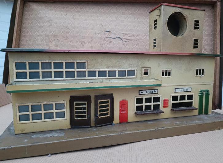 Marklin spoor 0 tinplate station, Hobby en Vrije tijd, Modeltreinen | Overige schalen, Gebruikt, Brug, Tunnel of Gebouw, Gelijkstroom of Wisselstroom