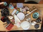 Tafel vol bakspullen, Hobby en Vrije tijd, Taarten en Cupcakes maken, Ophalen, Gebruikt, Taarten of Cupcakes, Bakvorm