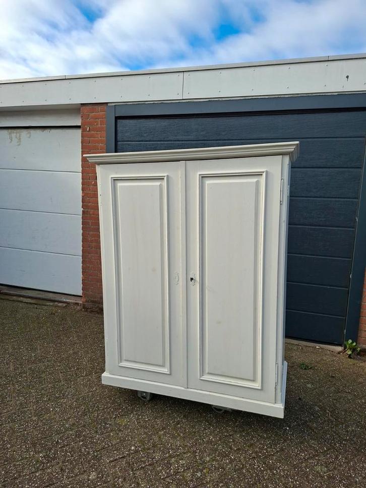 Witte houten tv-kast van Old Basics, Huis en Inrichting, Kasten | Televisiemeubels, Zo goed als nieuw, 100 tot 150 cm, 100 tot 150 cm