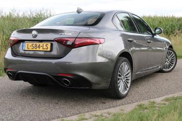 Alfa Romeo Giulia 2.2 JTD 210 PK AUT AWD Veloce,Leder,LED beschikbaar voor biedingen