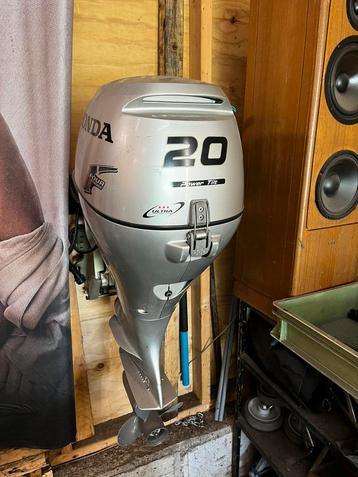 Honda 20pk buitenboordmotor beschikbaar voor biedingen
