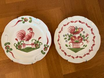 Twee borden Faience de l’Est aardewerk uit Straatsburg beschikbaar voor biedingen