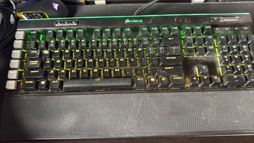 Corsair k95 toetsenbord beschikbaar voor biedingen