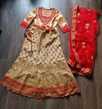 Indaise bruiloft bruid Lehenga Maat M/L goud rood, Carnaval, Maat 42/44 (L), Ophalen of Verzenden, Zo goed als nieuw