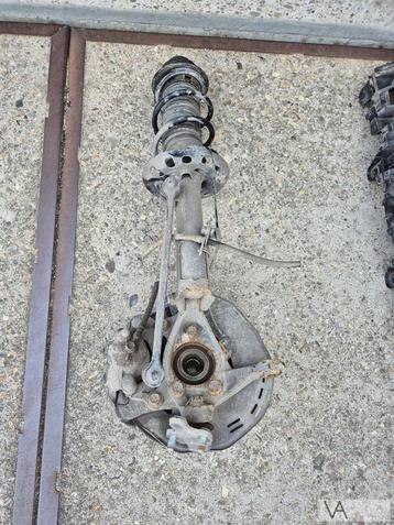 Toyota Yaris 4 2020 -2025 veerpoot compleet met fusee RECHTS beschikbaar voor biedingen