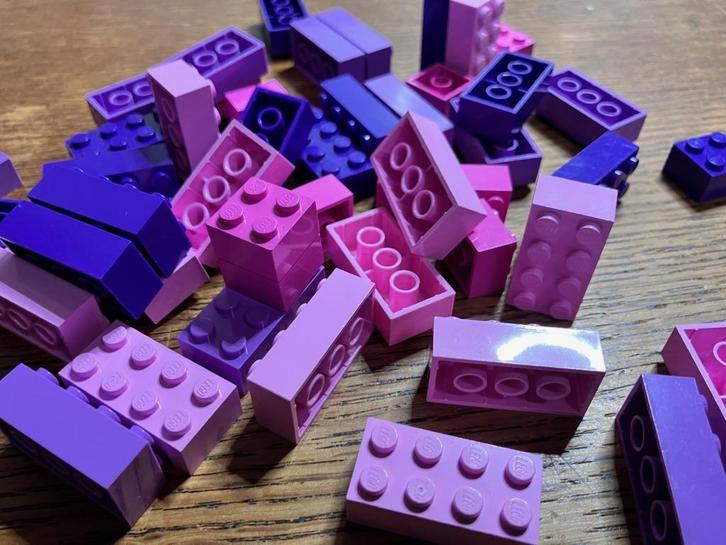 Lot LEGO Bricks in paarstinten, Kinderen en Baby's, Speelgoed | Duplo en Lego, Gebruikt, Lego, Losse stenen, Verzenden