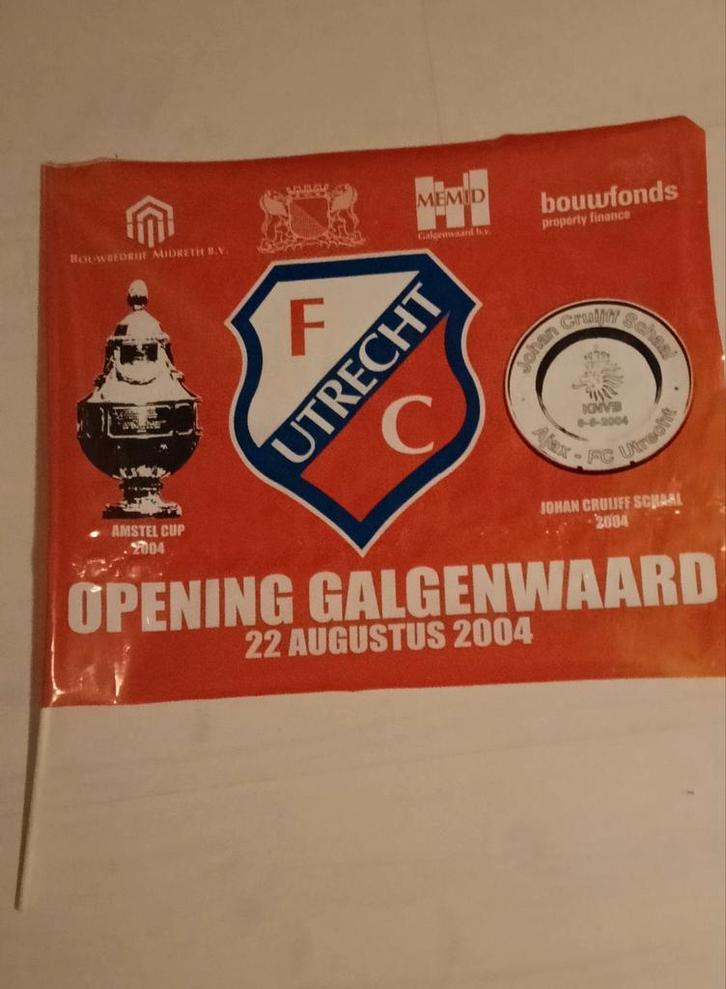Fc Utrecht. Vlag, vlaggetje opening stadion Galgenwaard., Verzamelen, Sportartikelen en Voetbal, Zo goed als nieuw, Vaantje of Sjaal
