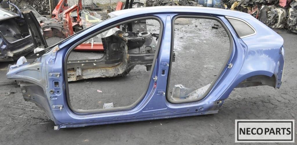 VOLVO V40 ACHTERSCHERM ACHTERPANEEL SNIJDEEL SCHERM, Ophalen of Verzenden, Gebruikt, Volvo, Bumper