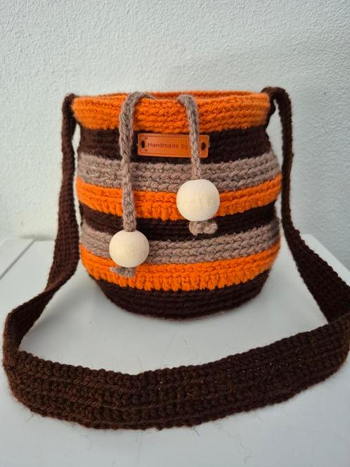 Zelfgehaakt Buideltasje '70 kleuren, Sieraden, Tassen en Uiterlijk, Tassen | Schoudertassen, Nieuw, Bruin, Ophalen of Verzenden