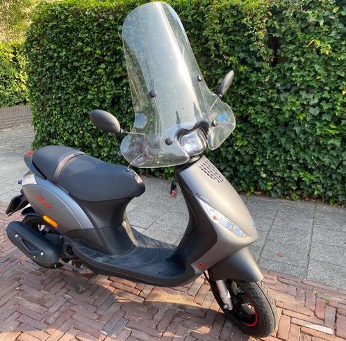 Piaggio ZIP 50cc 4T injectie 2020 topstaat 1e eigenaar, Fietsen en Brommers, Scooters | Piaggio, Gebruikt, Zip, Maximaal 25 km/u