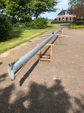 Aluminium mast  beschikbaar voor biedingen