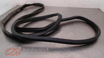 Schuifdeur Rubber rechts van een Nissan NV200 beschikbaar voor biedingen